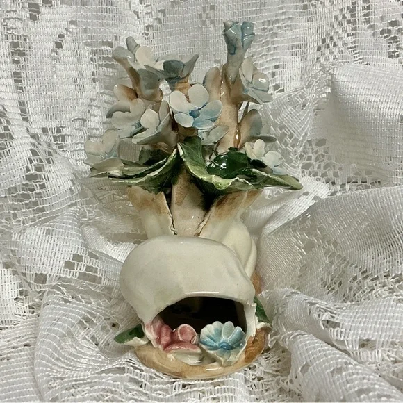 Capodimonte Porcelain Bootie Nuovo Blue Floral | Old Shoe Floral Arrangement - Picture 11 of 16